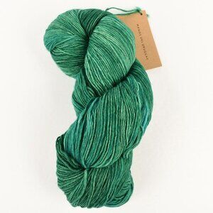 Manos Del Uruguay Clara Yarn Superwash Merino 385 Yds Esmeralda Green